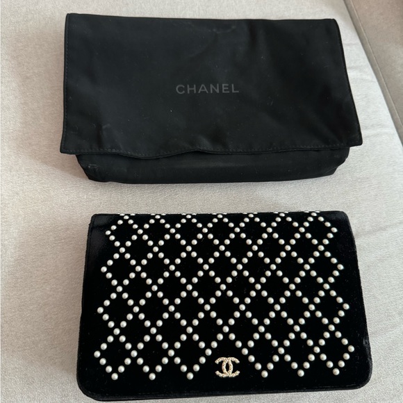 Chanel Pearl Diamond Embellished Wallet On Chain WOC Black - Picture 10 of 10